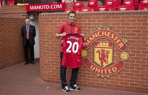 10 Manchester United Transfers That Shook The Premier League