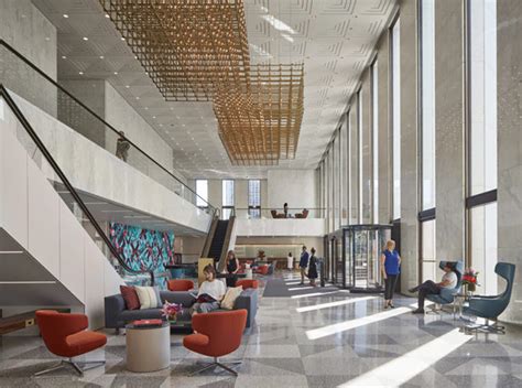 15+ Aon Center Amenities To Explore