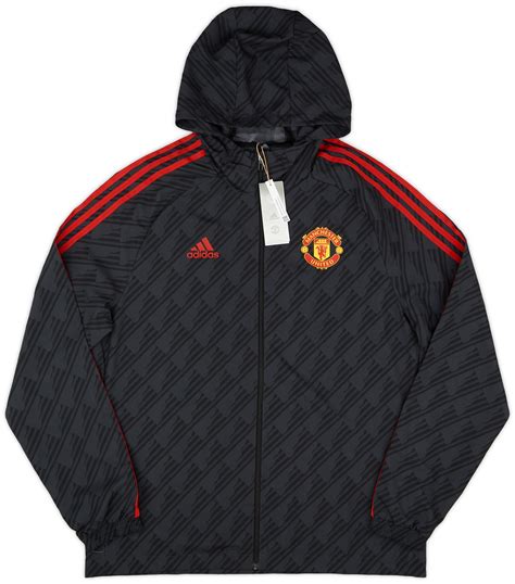 15+ Reasons Why Manchester United's Windbreaker Is A Musthave