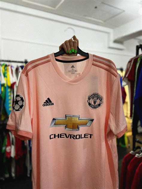 Cult Kits On Twitter Some Serious Manchester United Shirts In Todays