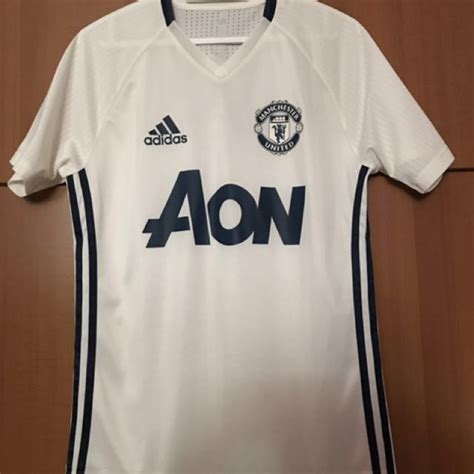 Manchester United White Training Kit 16 17 Size S Sports Equipment