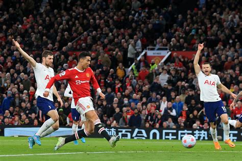 When Will Manchester United's Form Improve? A Tottenham Hotspur Perspective